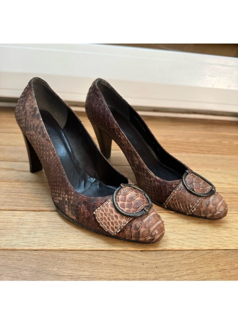 Stuart Weitzman Croco Embossed Leather Embellished Pumps Womens 7 Brown